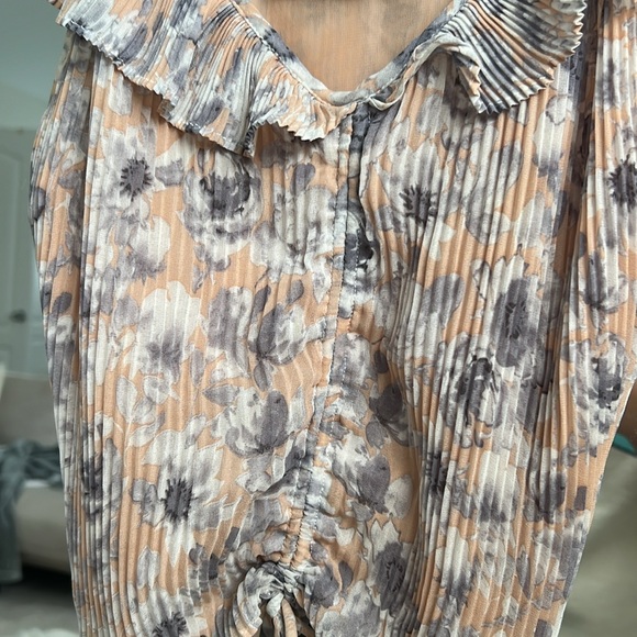 ASTR the label ruffle top - Small - Picture 6 of 7